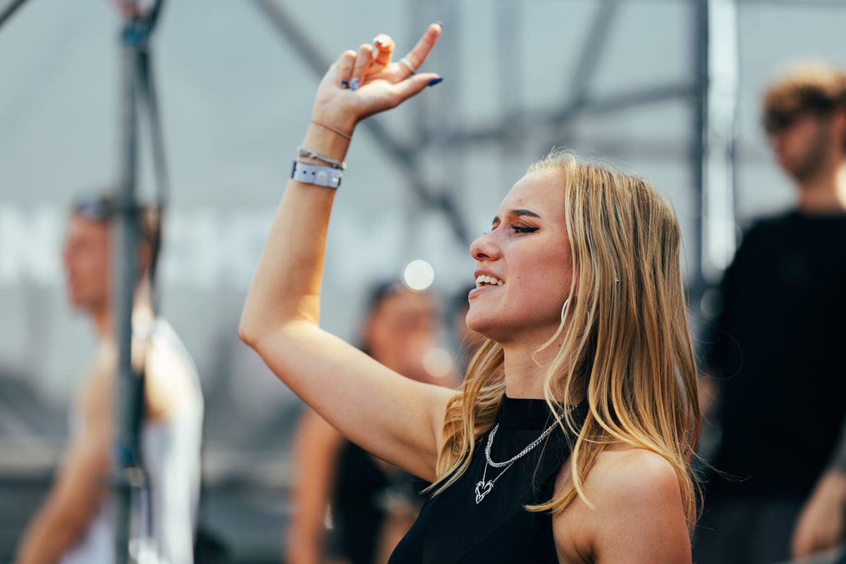 Loading... just a sec